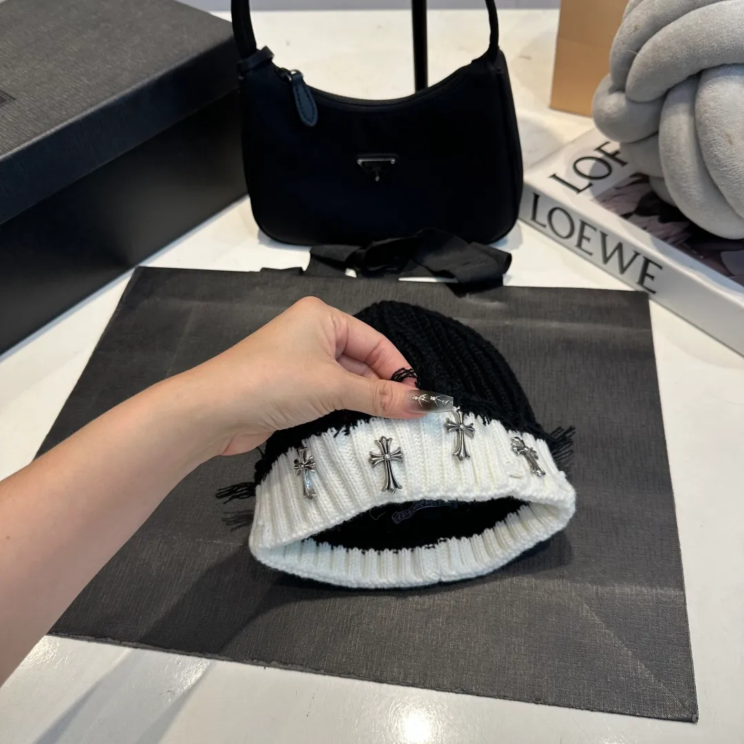 P50 Croxin Autumn and Winter counter color-blocked new knitted beanie, a must-have for sweet and cool girls with a concave look ~